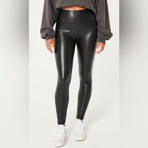 HOLLISTER ULTRA HIGH-RISE VEGAN LEATHER LEGGINGS